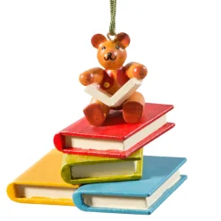 Teddy On Books